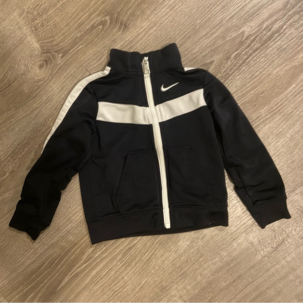 Boys Nike zip up jacket/ sweatshirt - black and white